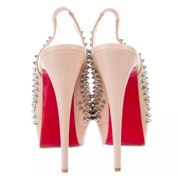 CHRISTIAN LOUBOUTIN 'Clou Noeud' Beige Stilettos - Picture 4 of 6